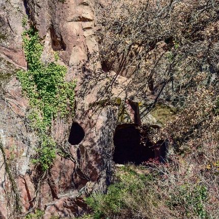 Particolare dell'ingresso della tomba VIII (foto Ivo Piras)