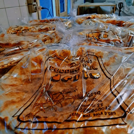 Prodotti del panificio (foto Facebook, Puddinu)
