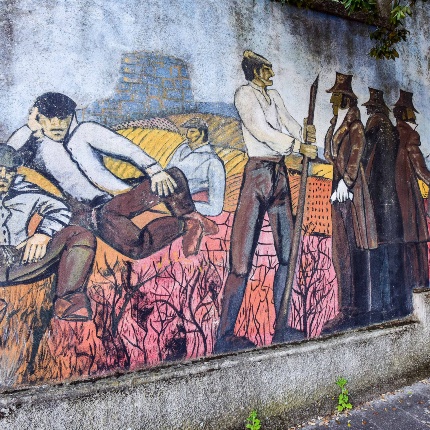 Murales su motti Angioini (foto Ivo Piras)
