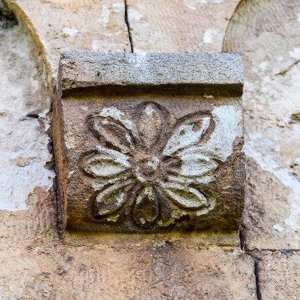 Peduccio decorato con motivo floreale (foto Ivo Piras)