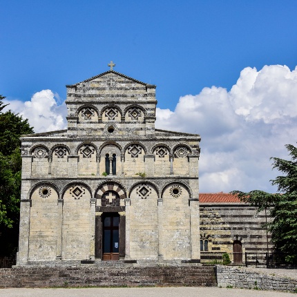 Santuario romanico di San Pietro di Sorres (foto Ivo Piras)
