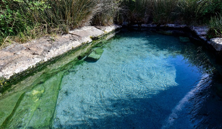 Terme romane di San Saturnino. Vasca termale all'aria aperta di Merenda Ona