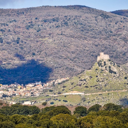 Veduta del centro abito e del castello (foto Ivo Piras)