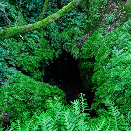 Sa Ucca de Mamuscone. La voragine era considerata, dalla credulità popolare, come la porta dell'inferno (foto Ivo Piras)