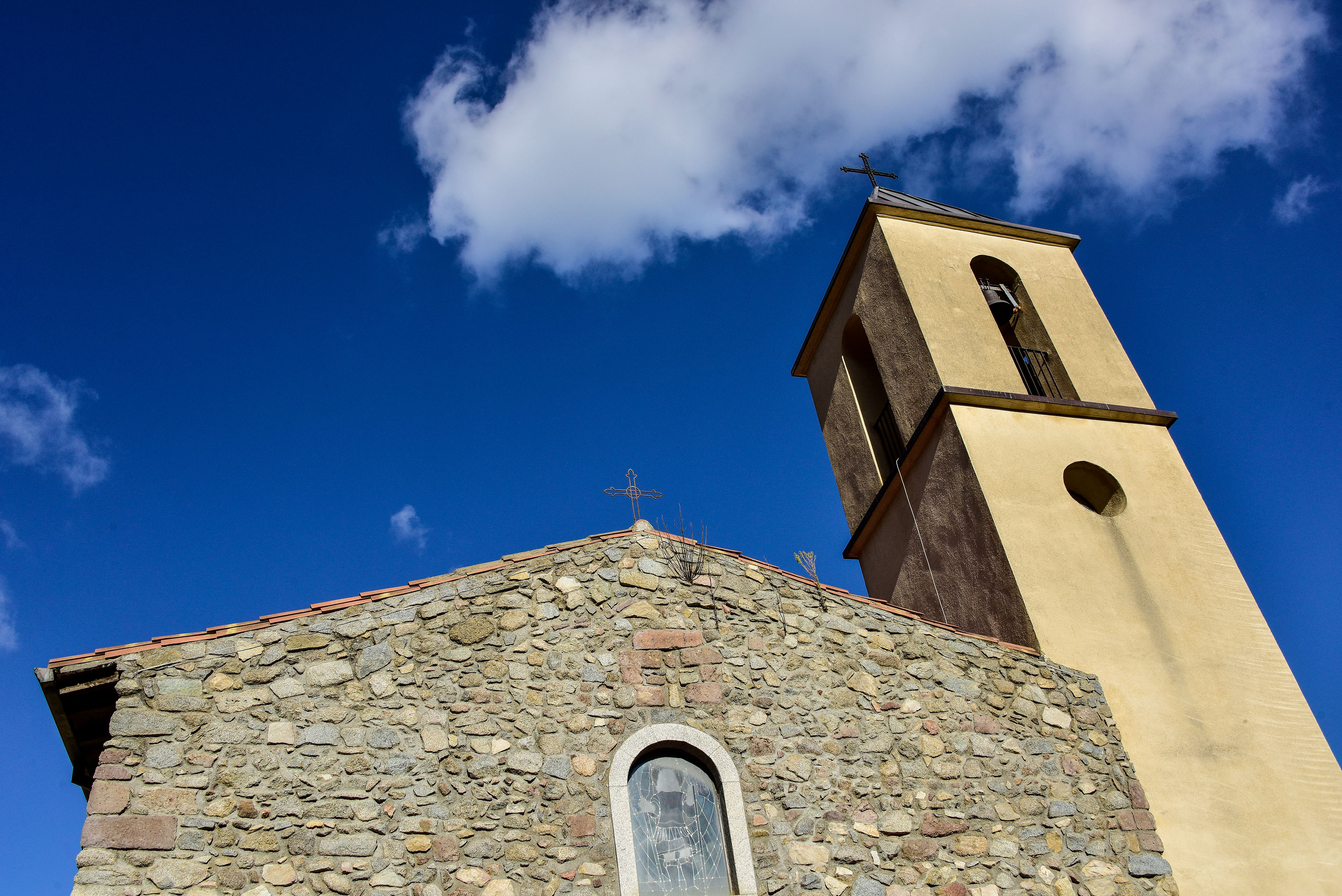 Facciata e campanile (foto Ivo Piras)