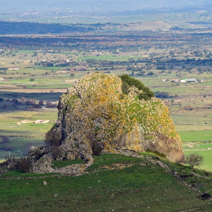 Il neck con veduta nella vallata (foto Ivo Piras)