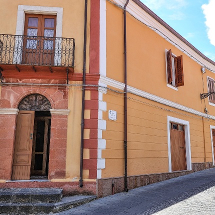 Ingresso del museo visto dall'esterno (foto Ivo Piras)