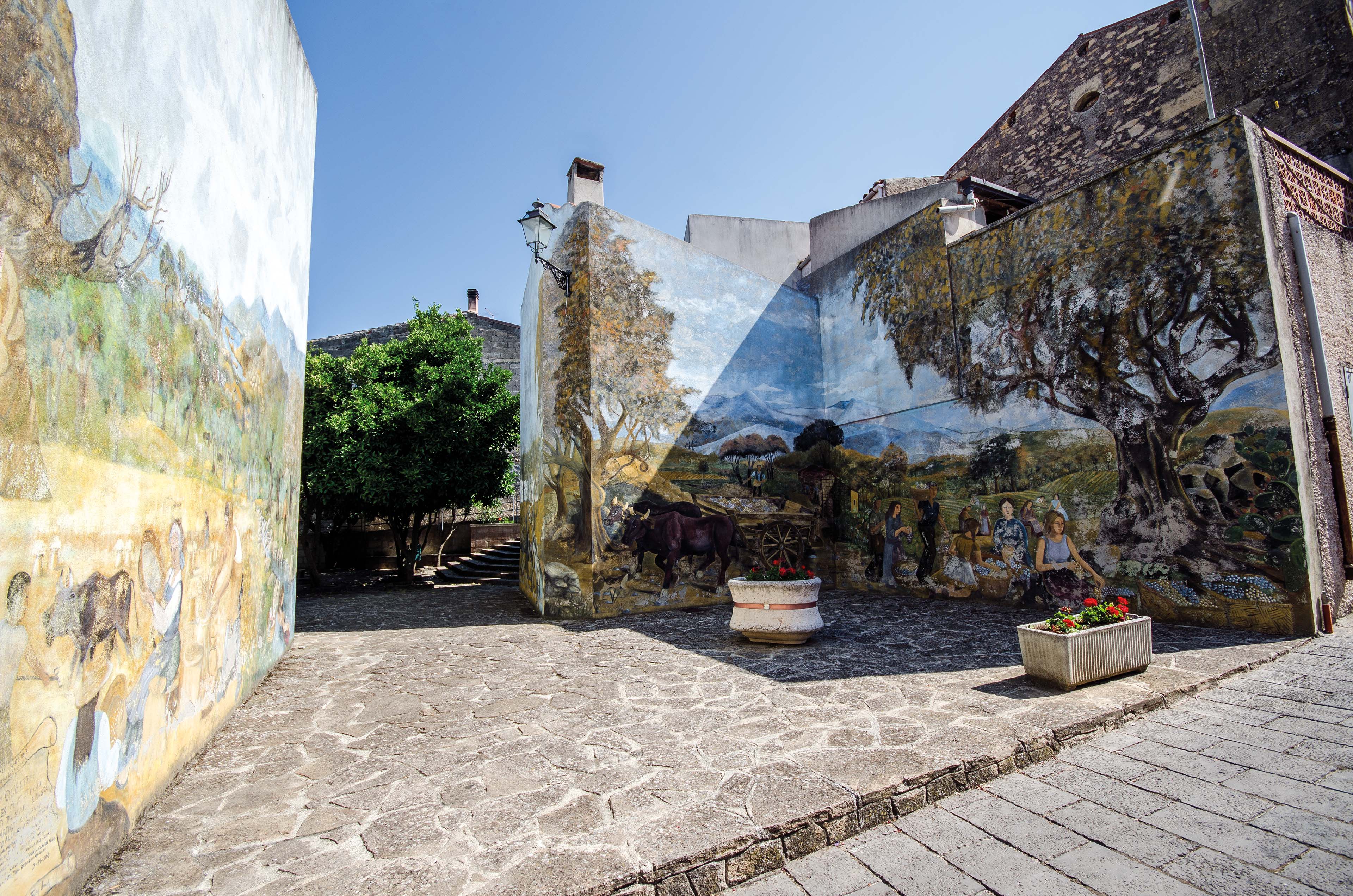 Murale nel centro storico (foto Angelo Marras)