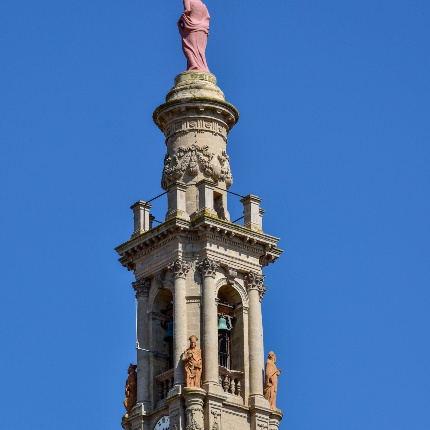 Particolare dell’ultimo livello del campanile che ospita la cella campanaria (foto Ivo Piras)
