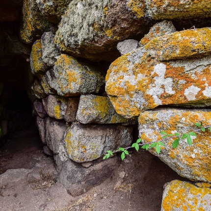 Corridoio rettilineo interno a sezione ogivale (foto Ivo Piras)