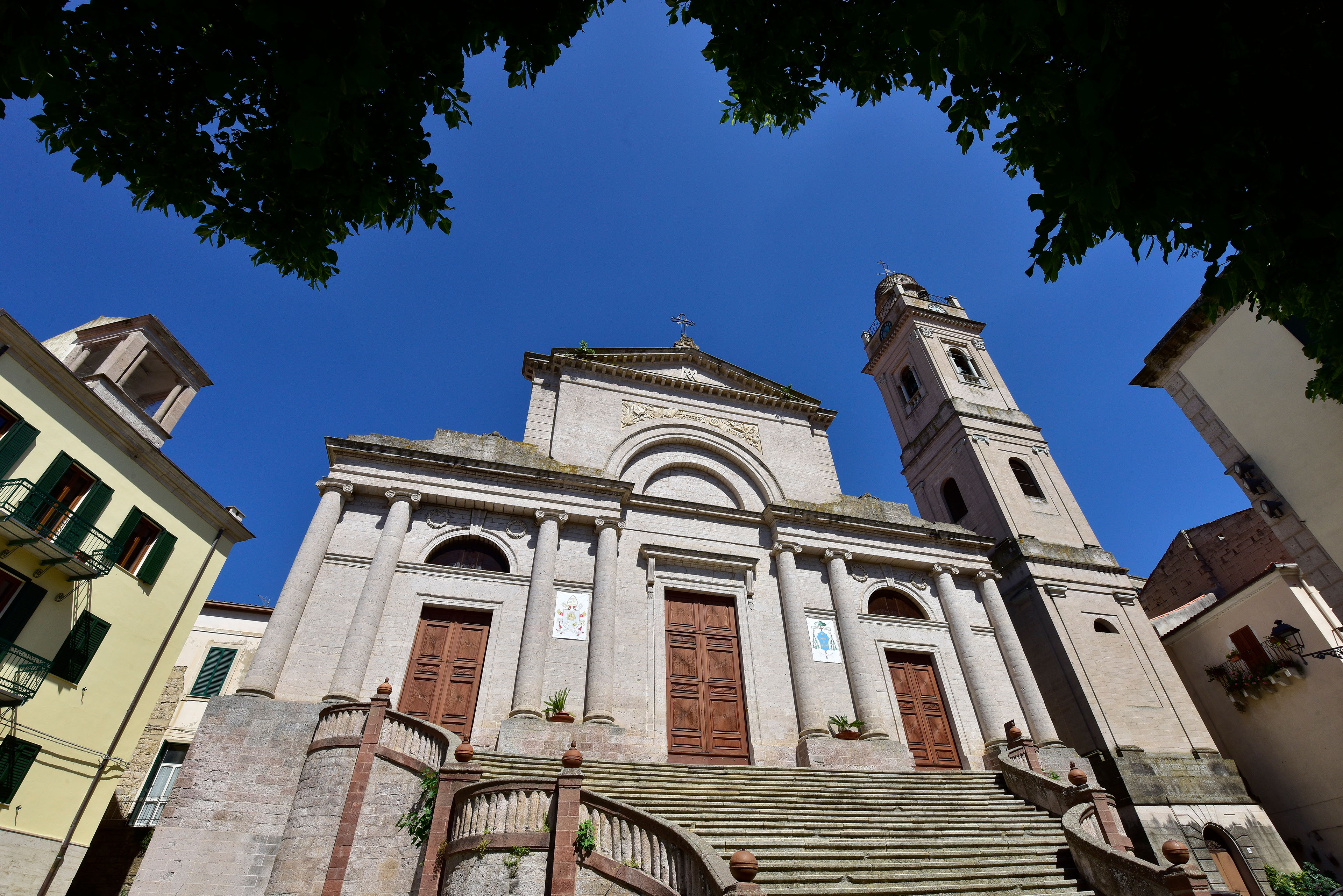 Veduta della facciata in stile neoclassico (foto Ivo Piras)