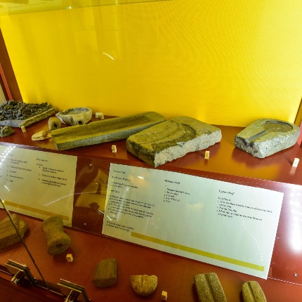 Fusion matrices for copper agricultural tools (photoIvo Piras)