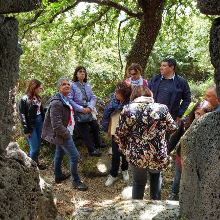 Visita nuraghe (foto Angelo Marras)