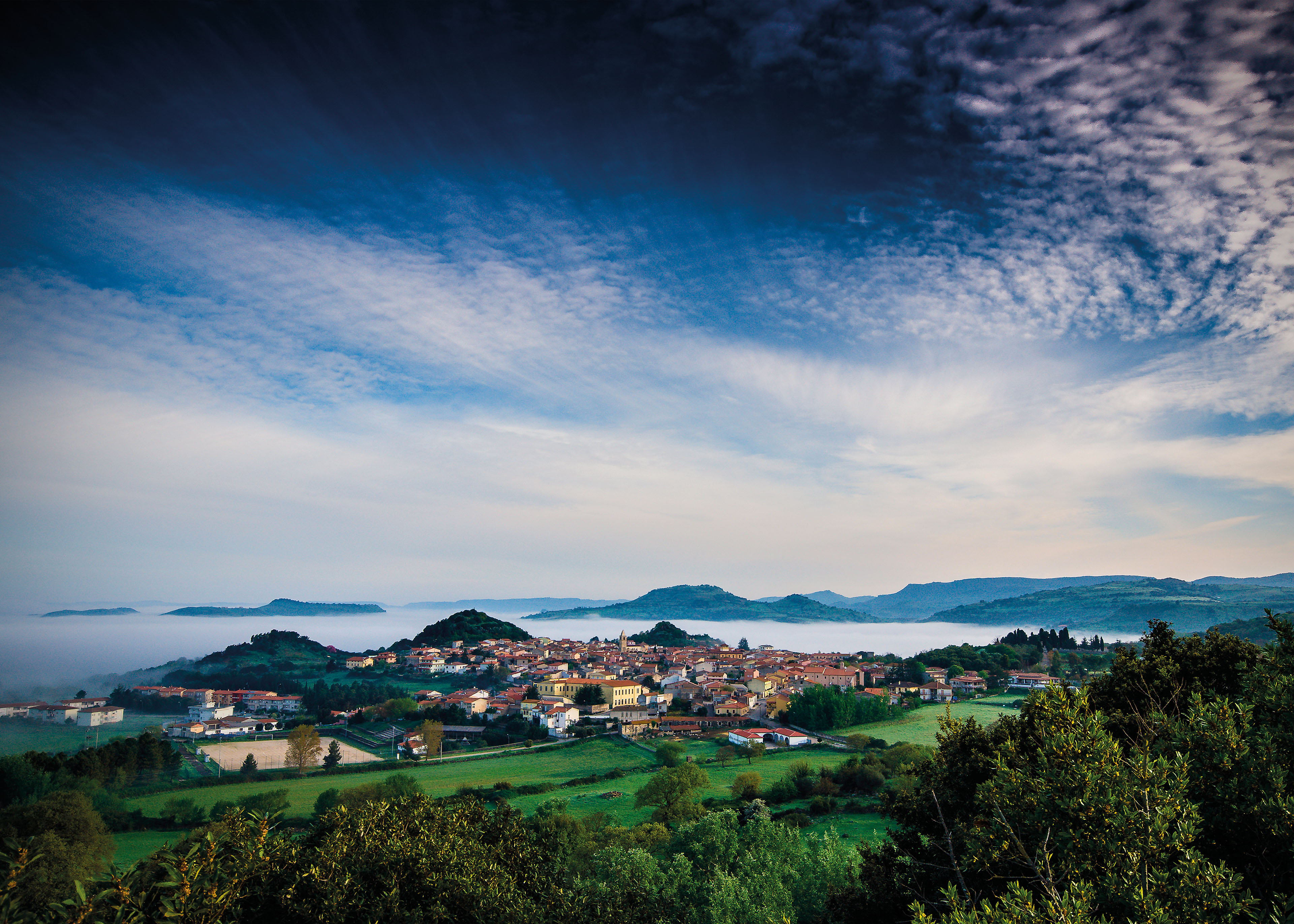 Veduta dell’antica Gurulis Vetus dominati dai tre colli. (foto Angelo Marras)