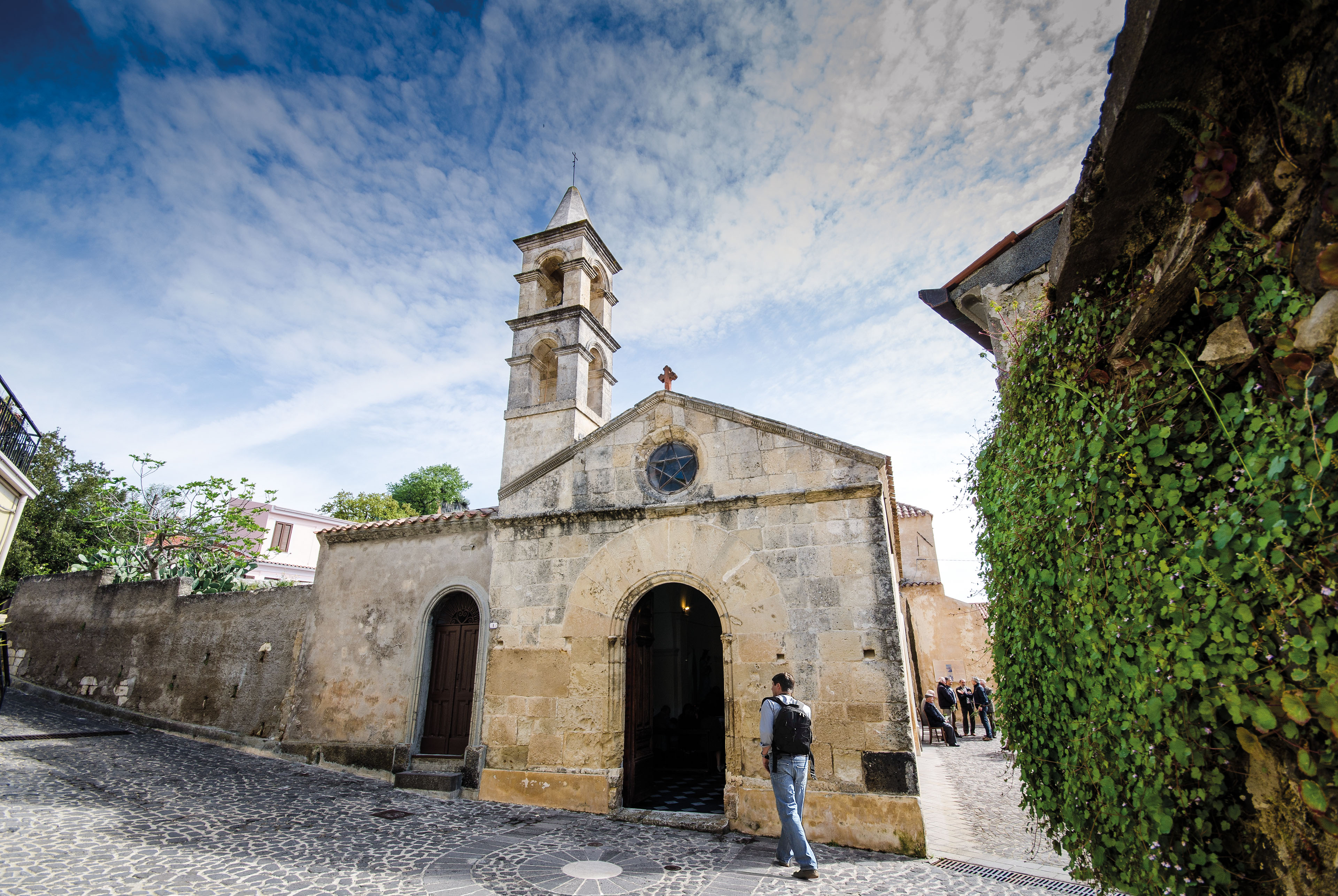 In facciata è presente un’incisione che reca la data 1543 (foto Ivo Piras)