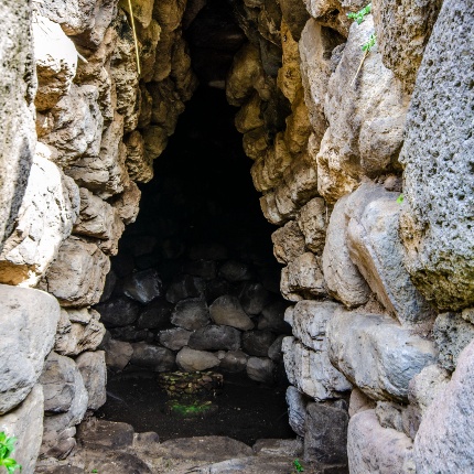 Ingresso alla camera della torre centrale (foto Angelo Marras)