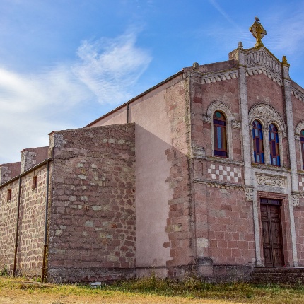 Vista laterale della chiesa (foto Ivo Piras)