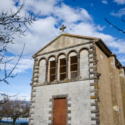 L'attuale chiesa è costruita sui resti di altre due chiesette del 1113 d.C. e intitolate a San Pietro e a Maria Ausiliatrice (foto Angelo Marras)