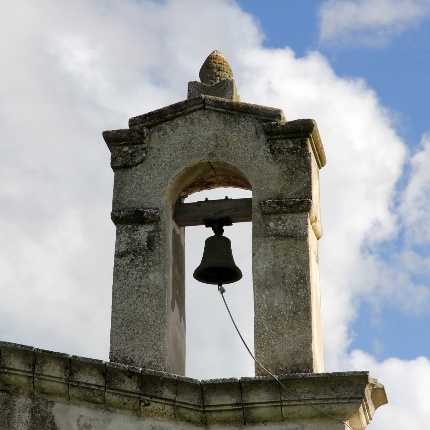 Siligo, chiesa di San Vincenzo Ferrer. Particolare del campaniletto (foto © CC BY-SA 4.0 Gianni Careddu - Wikimedia)