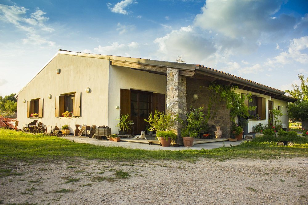 Locale esterno (foto TripAdvisor, Sa Tanca 'e Muros Rujos)