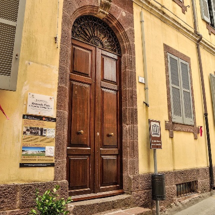 Museo Etnografico, portone di ingresso (foto Ivo Piras)