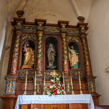 Altare ligneo policromato settecentesco (foto Ivo Piras)